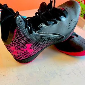 Under Armour Womens Micro Torch 3 Clutchfit Basketball Shoes Black fuchsia 9.5